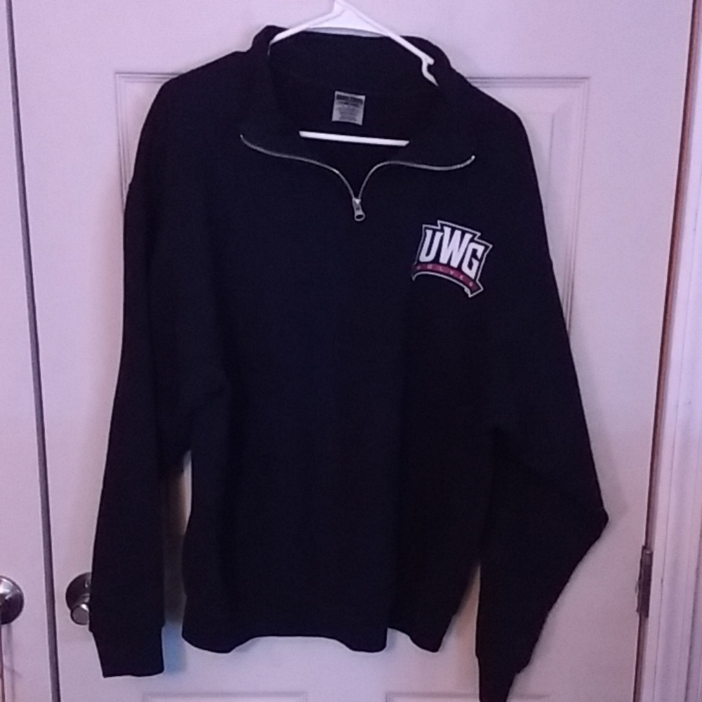 UWG 1/4 zip sweater